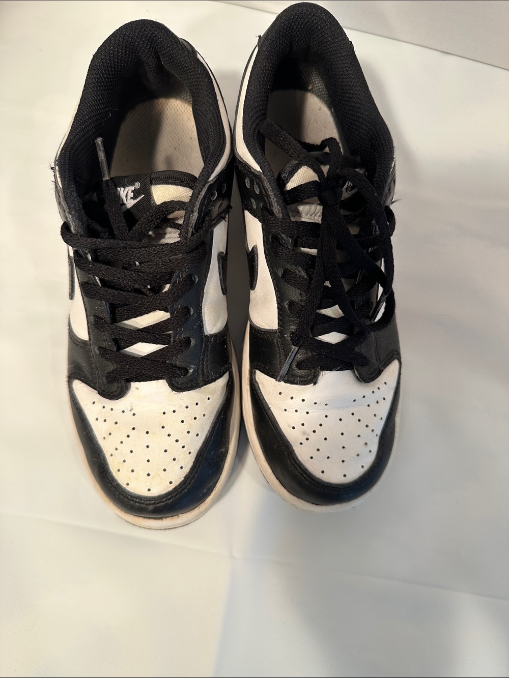 Nike Dunk Low Retro White Black
Panda (PS) Size 4Y (youth) - Picture 8 of 16